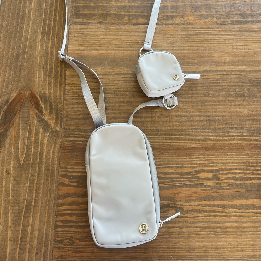 Lululemon Dual Bag; Phone and change pockets